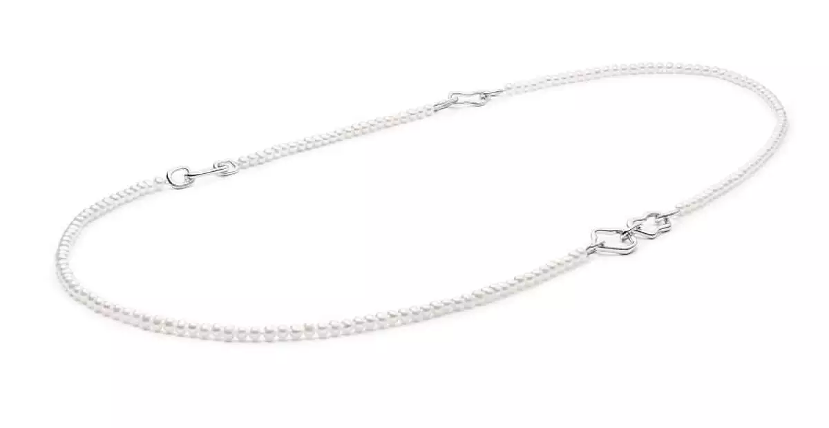 Design-Perlenkette lang, weiß rund 4-4.5 mm, 84 cm Länge, Elemente und Verschluss 925er Silber, Gaura Pearls, Estland